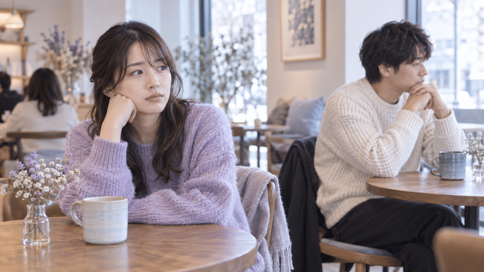 彼氏の冗談で傷ついた気持ちを考える女性